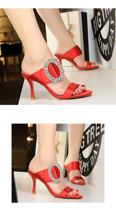 Female sandals and slippers with one word
