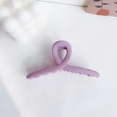 Simple grasping chuck hair taking a bath