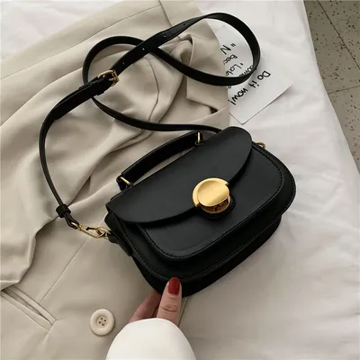 حقيبة كتف صغيرة مربعة الشكل