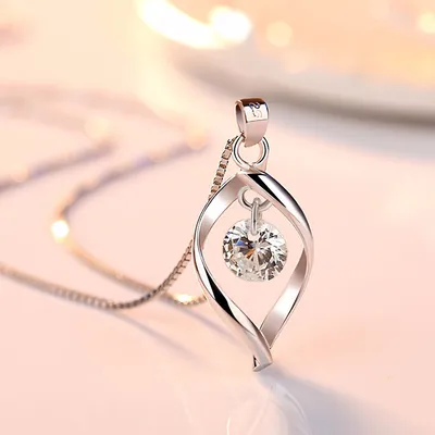 Zircon Twist Fashion Necklace Pendant