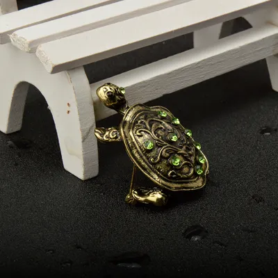 Vintage diamond brooch fashion delicate and elegant tortoise