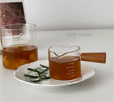 كوب قياس زجاجي من الكوب الإيطالي كرياتيف مع الميزان