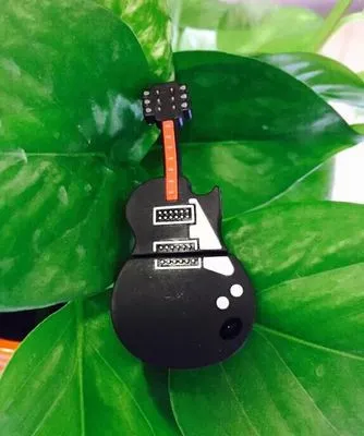 Cartoon Creative Violin PVC Guitar U Disk Fan