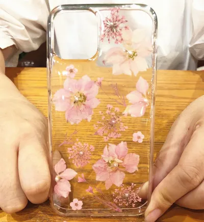 Epoxy Pearl Real Flower Phone Case