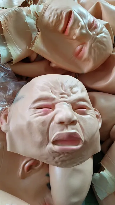 قناع وجه البكاء مع غطاء رأس لاتكس