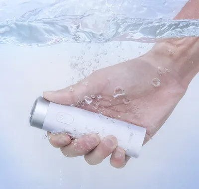 Electric shaver for men