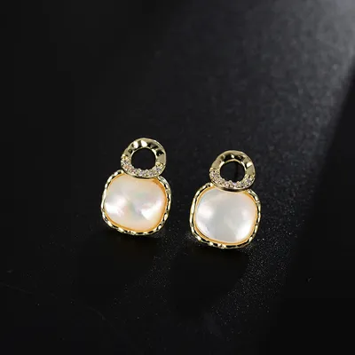 European And American Design Fashion Pearl Earrings Simple