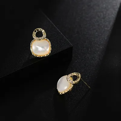 European And American Design Fashion Pearl Earrings Simple