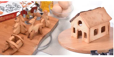 8 18-piece Set Gingerbread House Stainless Steel Christmas Scenario Cookie Cutters Set Biscuit Mold Fondant Cutter Baking Tools