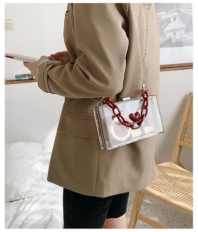 حقيبة كتف صغيرة شفافة بسلسلة