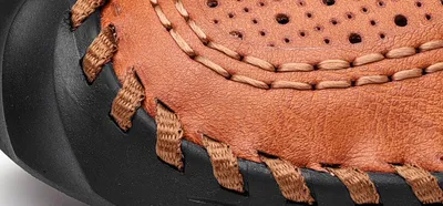 Breathable hiking shoes