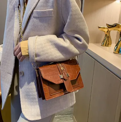 Stone pattern tote