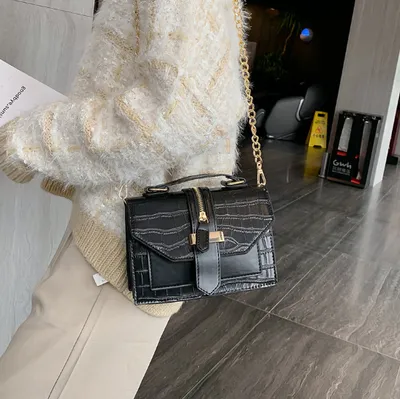 Stone pattern tote