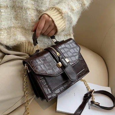 Stone pattern tote