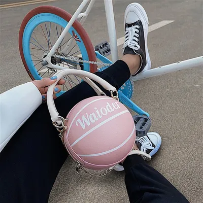 حقائب يد وشنط نسائية بتصميم كرة السلة - حقيبة كتف بسلسلة يمكن ارتداؤها بنمط "كروس بودي" (عبر الجسم)