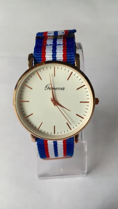 The explosion of Geneva foreign trade sports watch with nylon canvas belt watch male fashion factory direct sales business