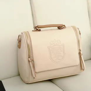 The British crown new handbag fashion handbag portable shoulder Xiekua package retro female bag wholesale