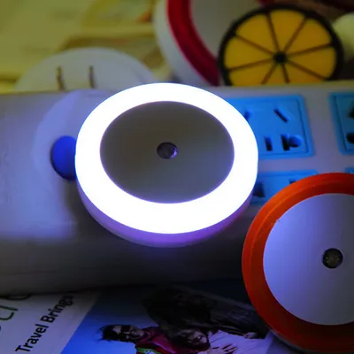 مصباح LED ليلي دائري يعمل بالاستشعار (تصميم هالة ضوئية) – منتج مبتكر مناسب للاستخدام المنزلي أو لأكشاك الأسواق الليلية.