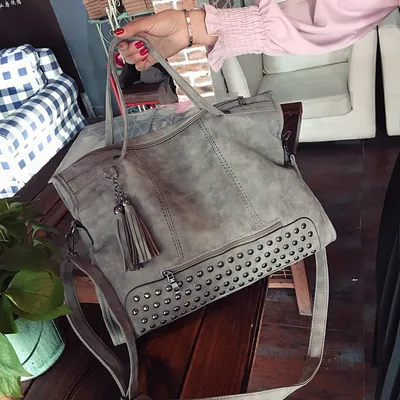 The New Spring And Summer Fashion Handbags Wholesale Trade Delicate Texture Messenger Bag Shoulder Bag Handbag Fashion All-match