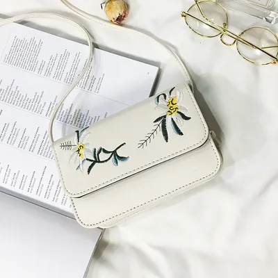 Fashion embroidery small package female new spring and summer leisure bag trend diagonal small bag chain
