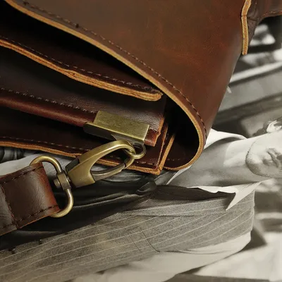 The original design of explosion models male package business package Crazy Horse Leather Handbag briefcase men's classic single shoulder bag