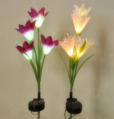 مصباح LED يعمل بالطاقة الشمسية على شكل زهرة الزنبق، متغير اللون، لتزيين الحدائق والمروج