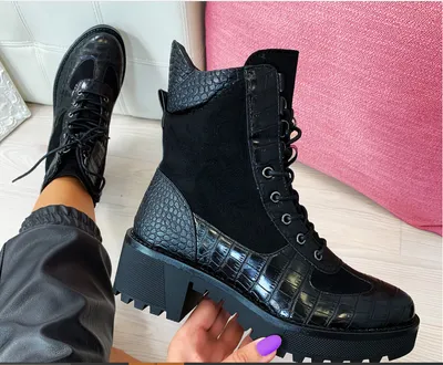 New mid-heel and square-heel lace-up low-top Martin boots