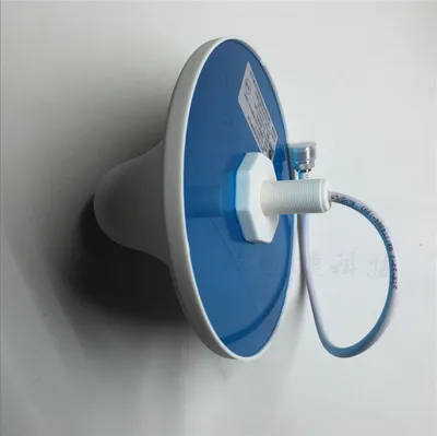 Cell phone signal amplifier