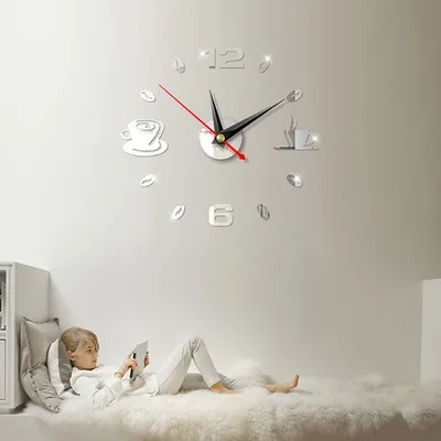 ساعة حائط إبداعية