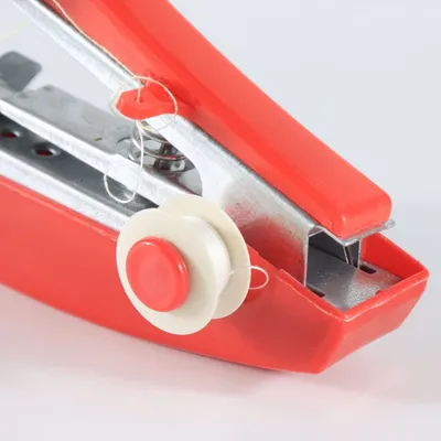 Small Household Hand-held Portable Manual Sewing Machine