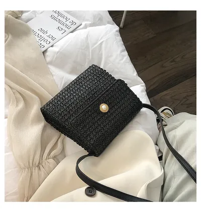 One shoulder straw bag