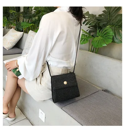 One shoulder straw bag