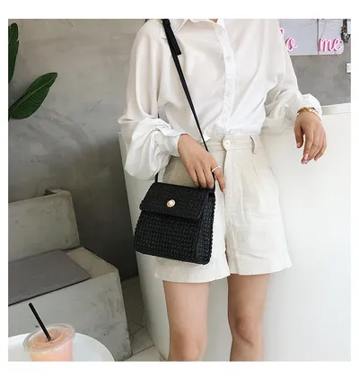 One shoulder straw bag