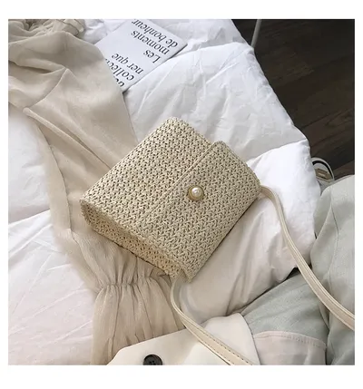One shoulder straw bag