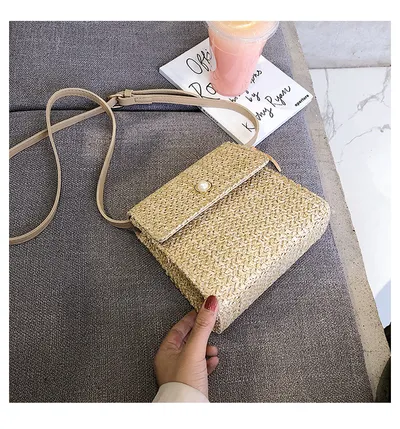 One shoulder straw bag
