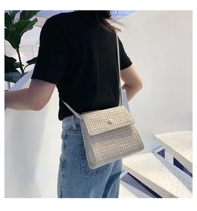 One shoulder straw bag