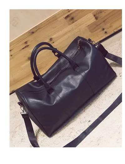 Color contrast travel bag
