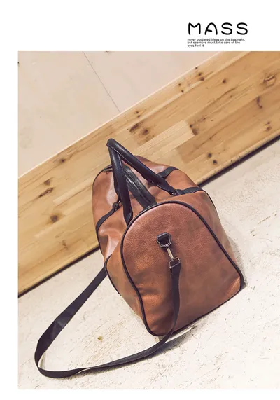 Color contrast travel bag