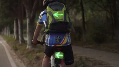 حقيبة ظهر مزودة بإضاءة LED من Ridge