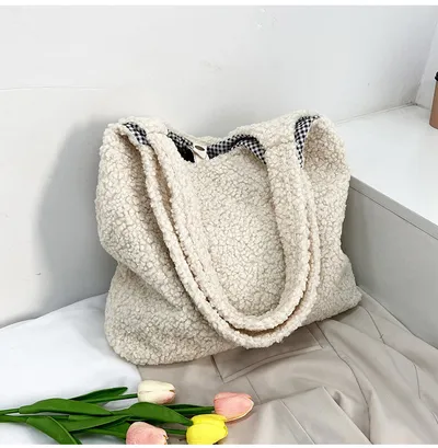 حقائب نسائية كبيرة السعة لموسمي الخريف والشتاء