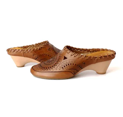 Retro women's Baotou mid-heel hollow leather sandals