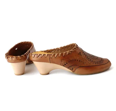 Retro women's Baotou mid-heel hollow leather sandals