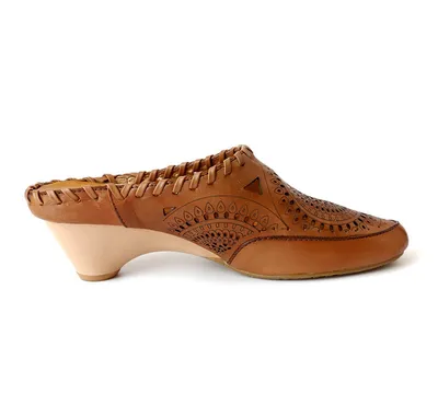 Retro women's Baotou mid-heel hollow leather sandals
