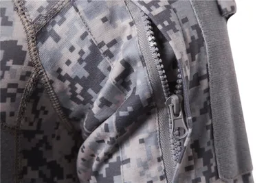Camouflage panel zipper T-shirt