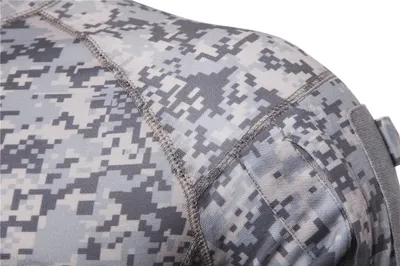 Camouflage panel zipper T-shirt