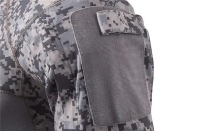 Camouflage panel zipper T-shirt