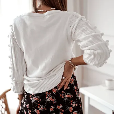 Single-breasted V-neck sweater