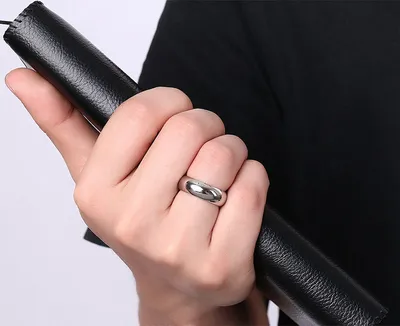 Light body titanium steel ring