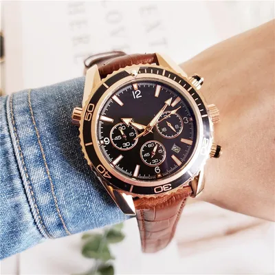 Full-featured black casual watch