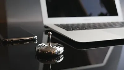 Water Drop Hand Twist Spot Metal Desktop Gyro